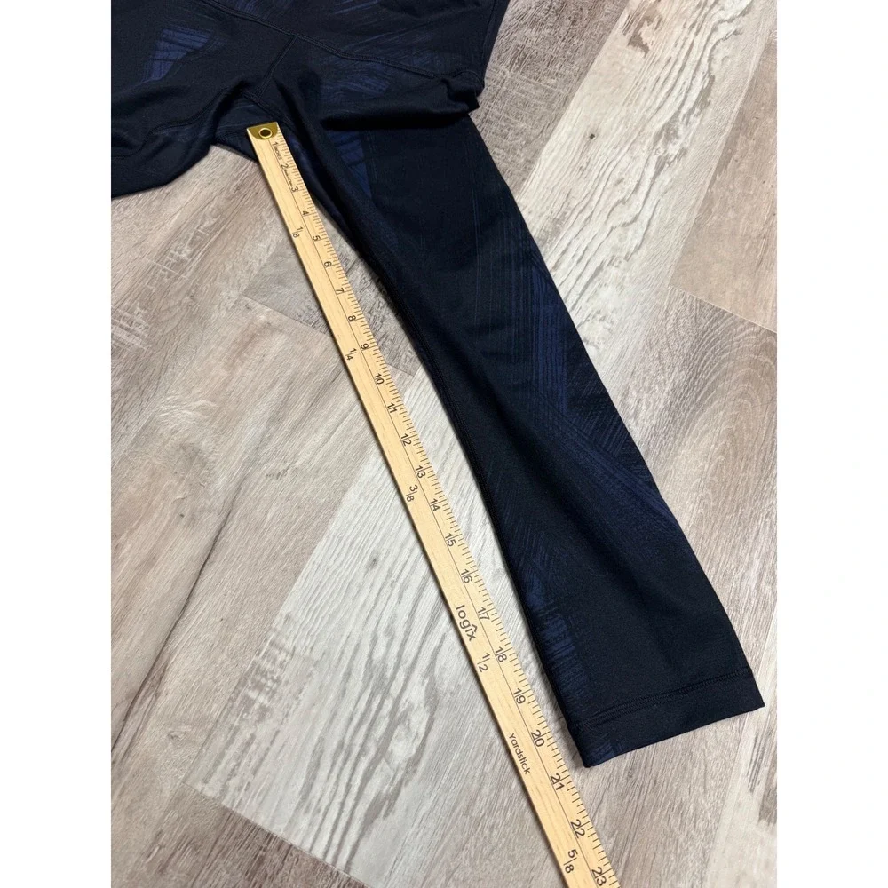 Lululemon High Rise Crop Leggings Navy Blue Black Abstract‎ Print Size 4